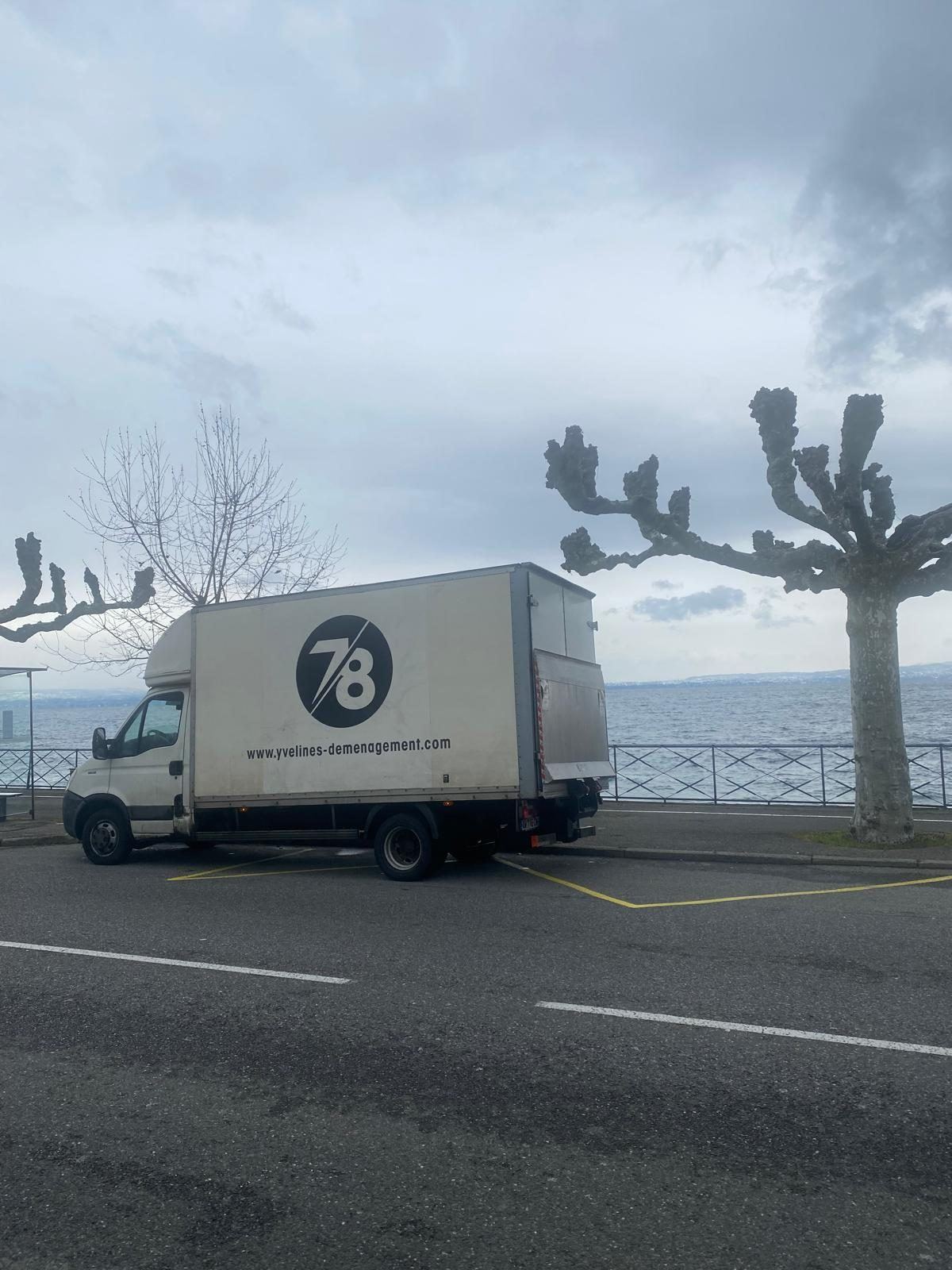 Camion Yvelines Group au bord du lac Léman